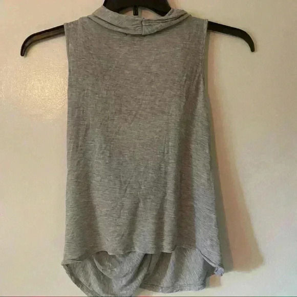 Active tank top - Picture 10 of 10